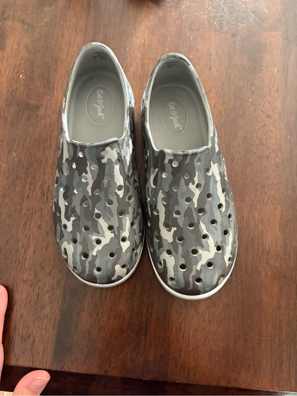Cat & Jack Light Gray Kids Sandals with Honeycomb Sole
